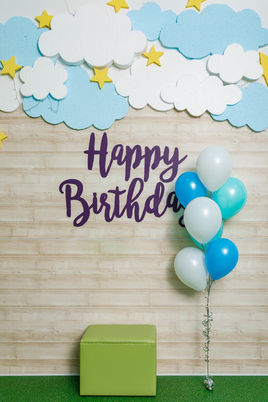 Фотозона Happy Birthday в клубе Крылатые Качели